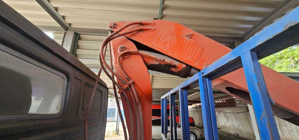 ЗИЛ 5301 (Бичок) 2005 кран-манипулятор