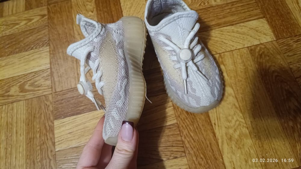 Ізіки, для хлопчика, кольору бєж