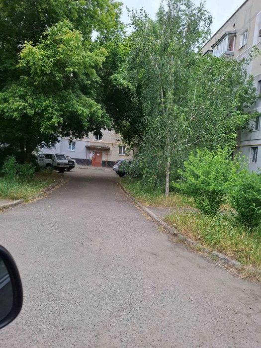 Продам Полуподвал,подвал со светом,туалетом,металопласт.окна в лесках