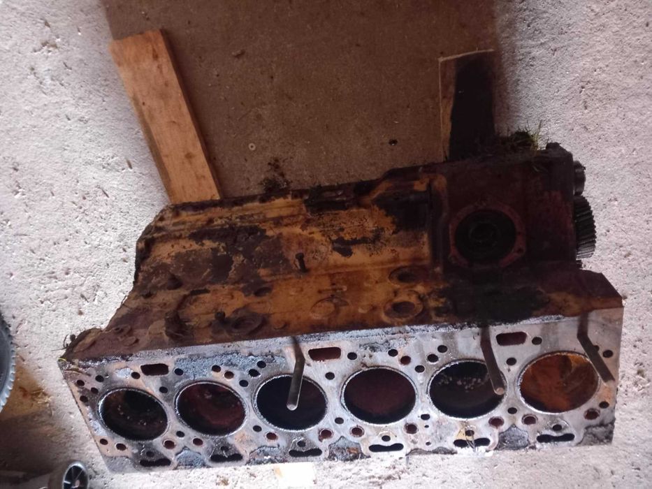 Blok silnika perkins 6 cylindrów