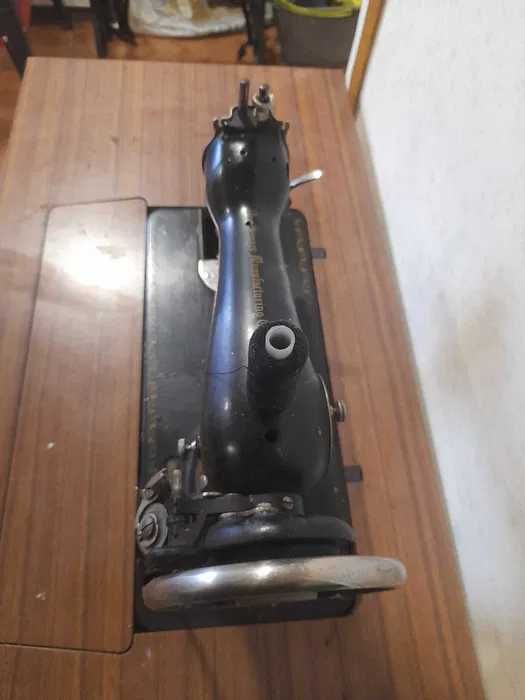 Maquina de costura Singer antiga