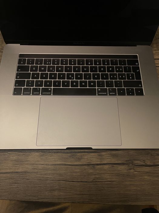 MacBook Pro 15” (2018)