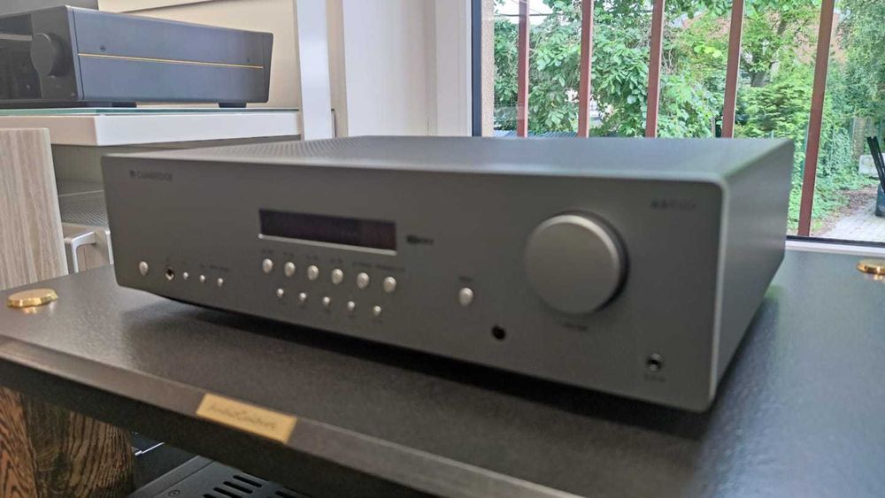 Cambridge AXR100  amplituner stereo