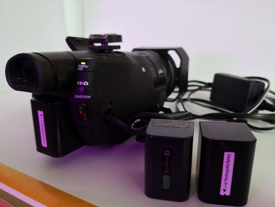 Камкордер Sony FDR-AX100E Видеокамера