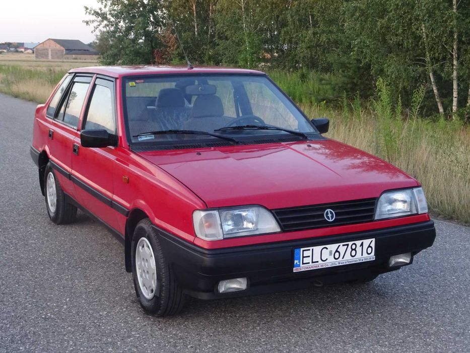 Polonez Atu 1.6 GLI Folia na siedzeniach/Niski przebieg/Centralny zamek/Autoalarm