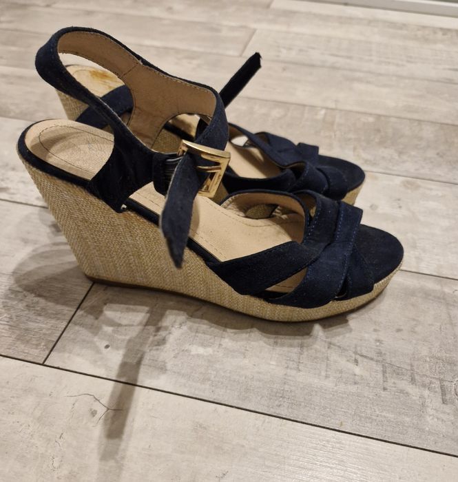 Sandałki na koturnie rozm 39