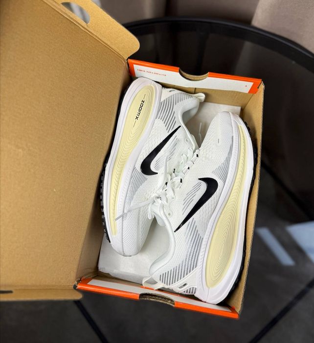 Кроссовки для бега спортивные nike