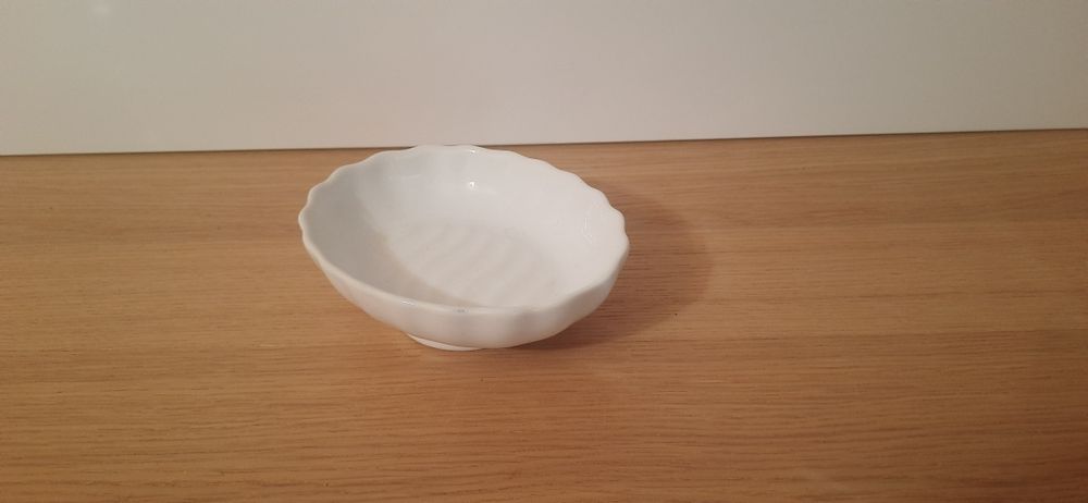 Керамическая мыльница: навесная,стоящая.