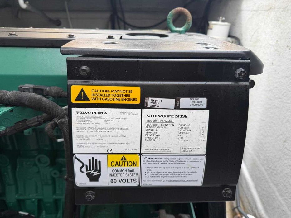 Três motores c/ coluna - Volvo Penta D6 340 DPI + Extras