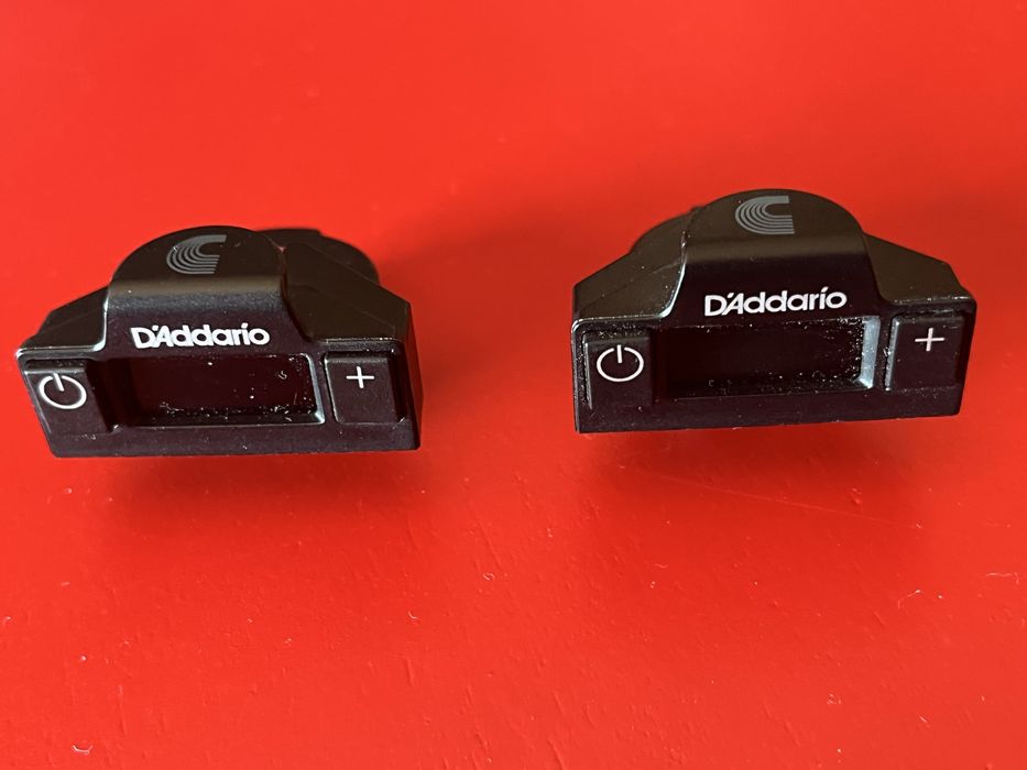 Dois afinadores D’Addario