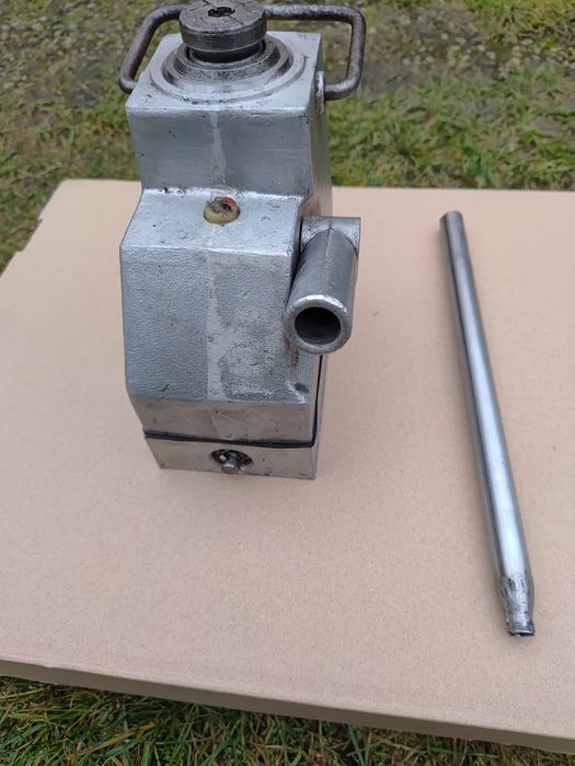 Lewarek hydrauliczny kolumnowy