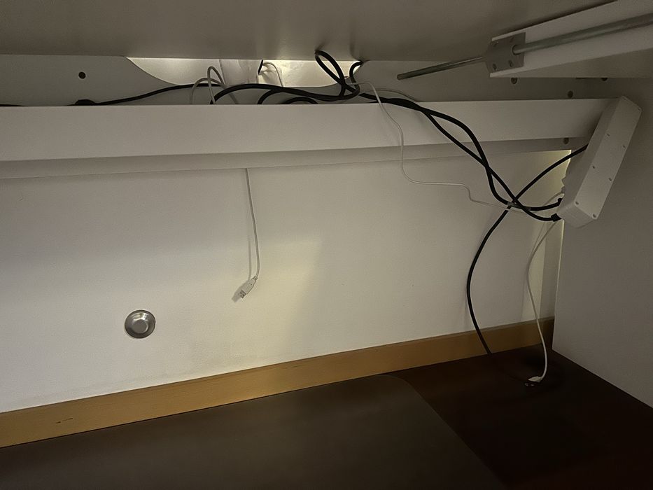 Secretária IKEA MALM c/painel extraível