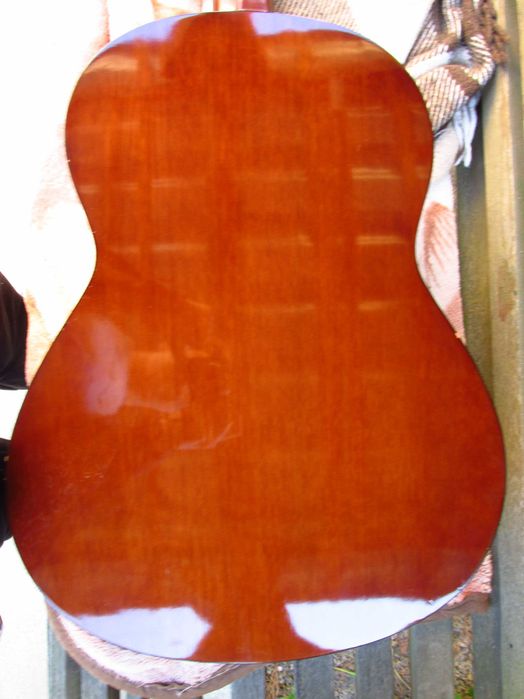 продам класичну гітару