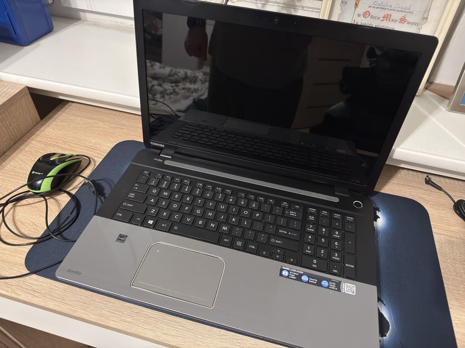 Laptop Toshiba  Satellite l75d-a7283, 17.3 cali, stan bardzo dobry