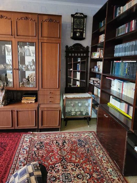 Бровари продам 2 кім.квартиру вул.Незалежності.