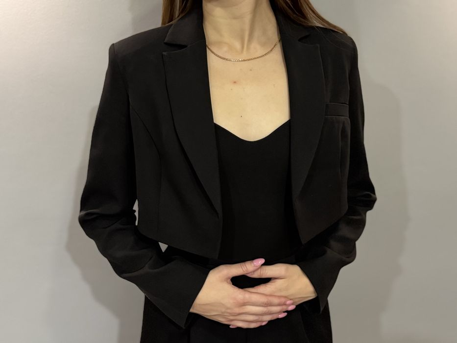 Короткий піджак жіночий