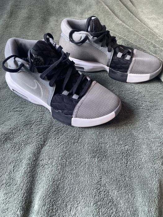 Buty Lebron Witness VIII
