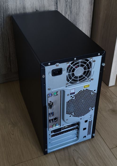 Komputer Gamingowy Intel Core i5 7400 3.5Ghz NVIDIA GTX 1050 Ti 4GB 8GB DDR4 SSD