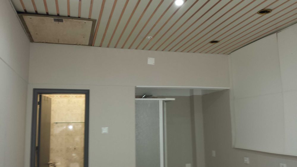 Loja em Benfica - Loja de rua com água e luz