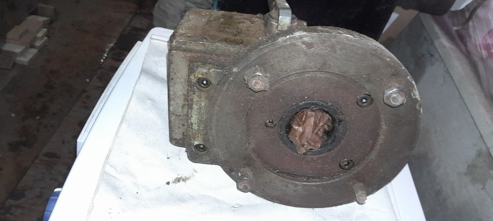 Редуктор от токарного станка по металлу