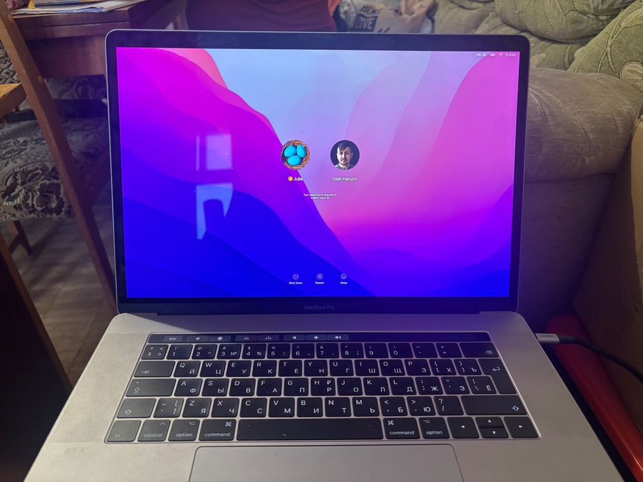 Macbook Inter Core I7 16/512gb, потребує легкого ремонту