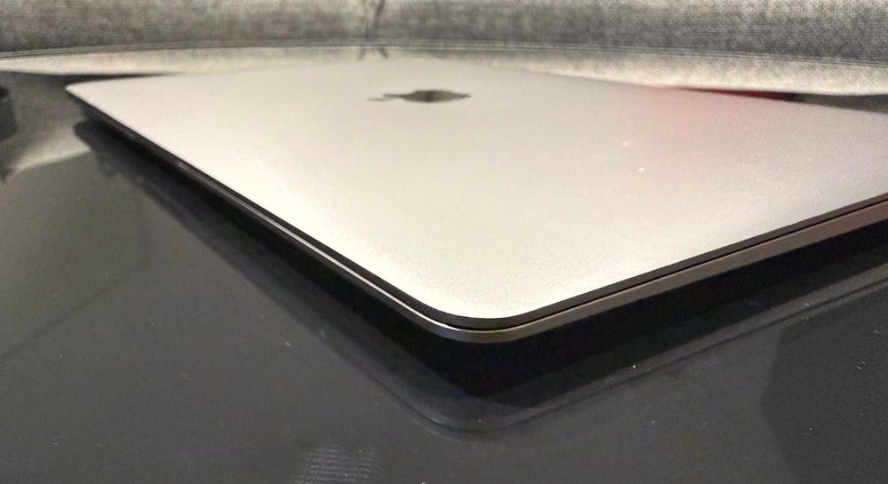 MacBook Air 13.3” M1 – 8GB RAM / 256GB – Space Gray (2020)