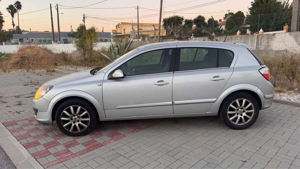 Opel Astra 1.3 CDTI foto 2