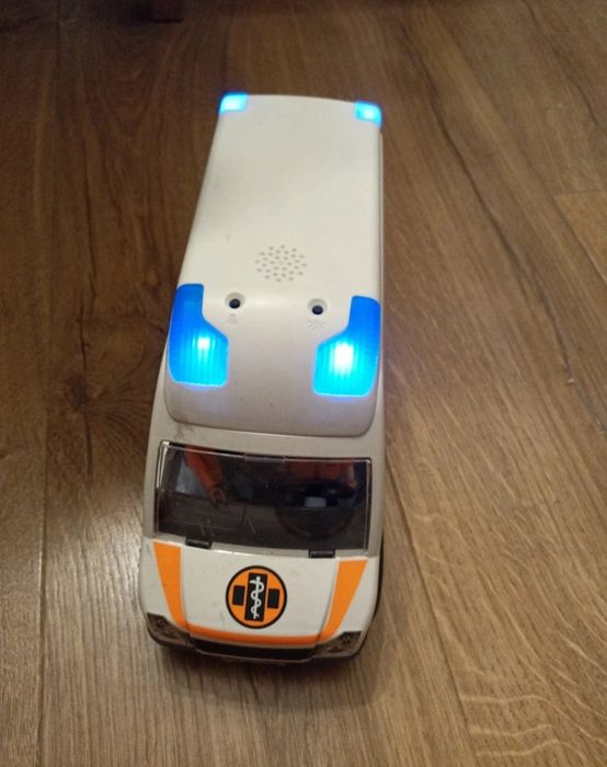 Karetka pogotowia Playmobil 70049