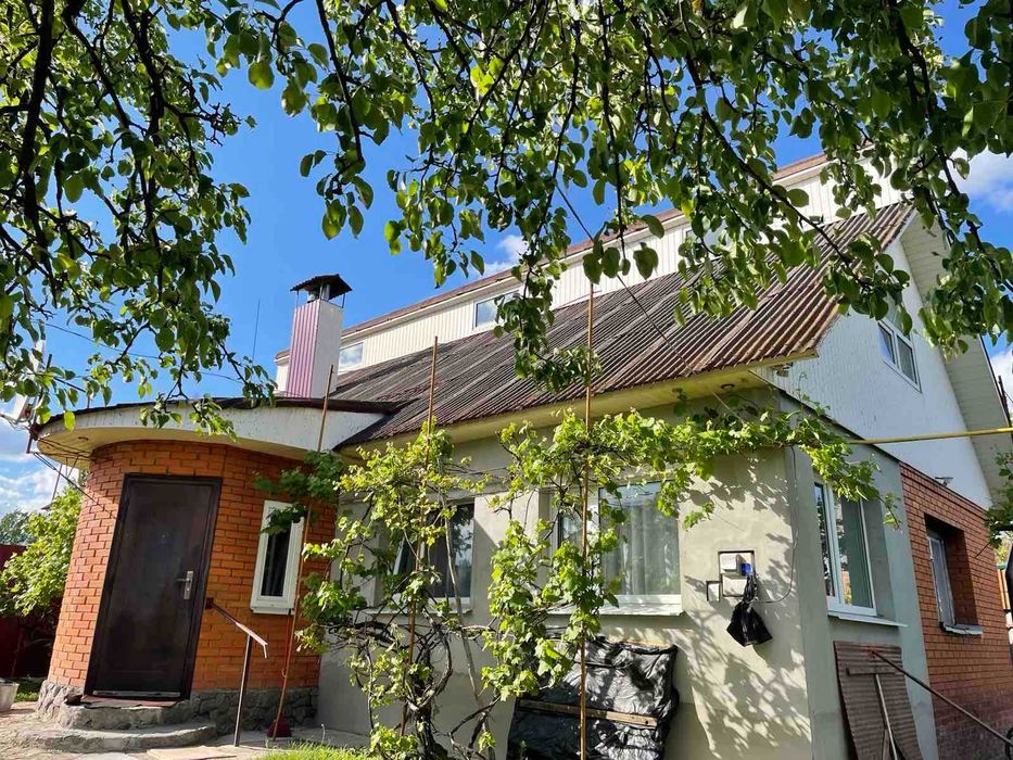 Продам будинок в Охтирці з усіма інженерними системами.