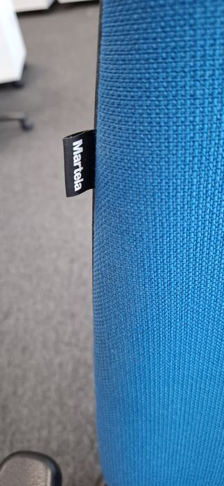 Zestaw fotel obrotowy, biurko ergonomiczne i kontenerek