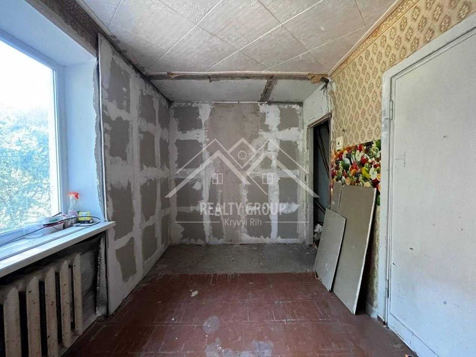 Продаж 2к квартири під ремонт на Курчатова