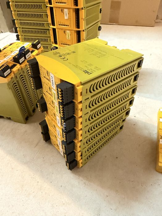 Moduł Przekaźnik  Pilz PNOZ ml2p 773602 Używany sprawny