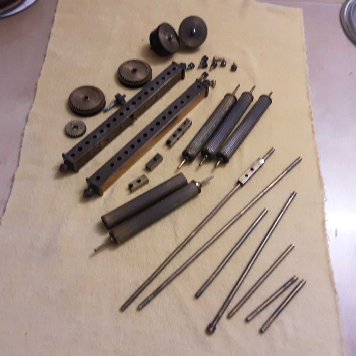 Części do starych zegarów