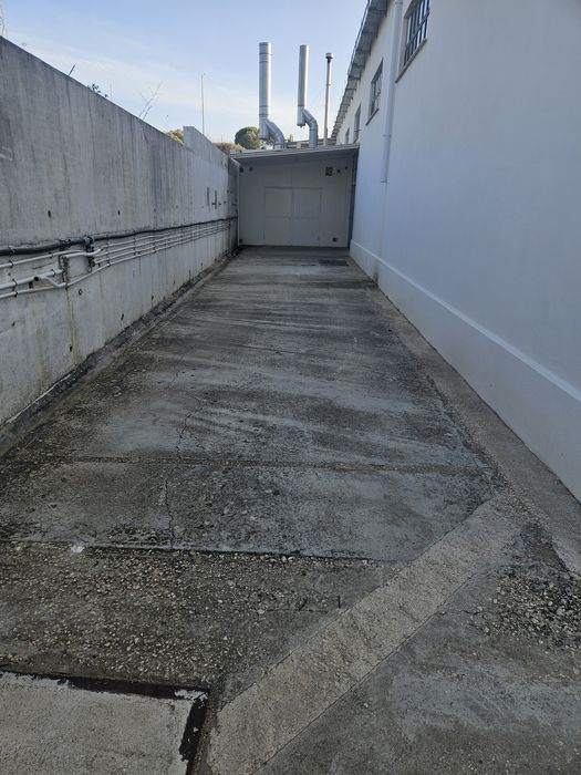 Armazém 70m2 + armazem de 230m2 abos com mezanine