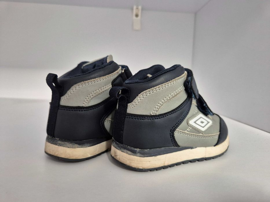 Buty chłopięce Umbro rozm.24