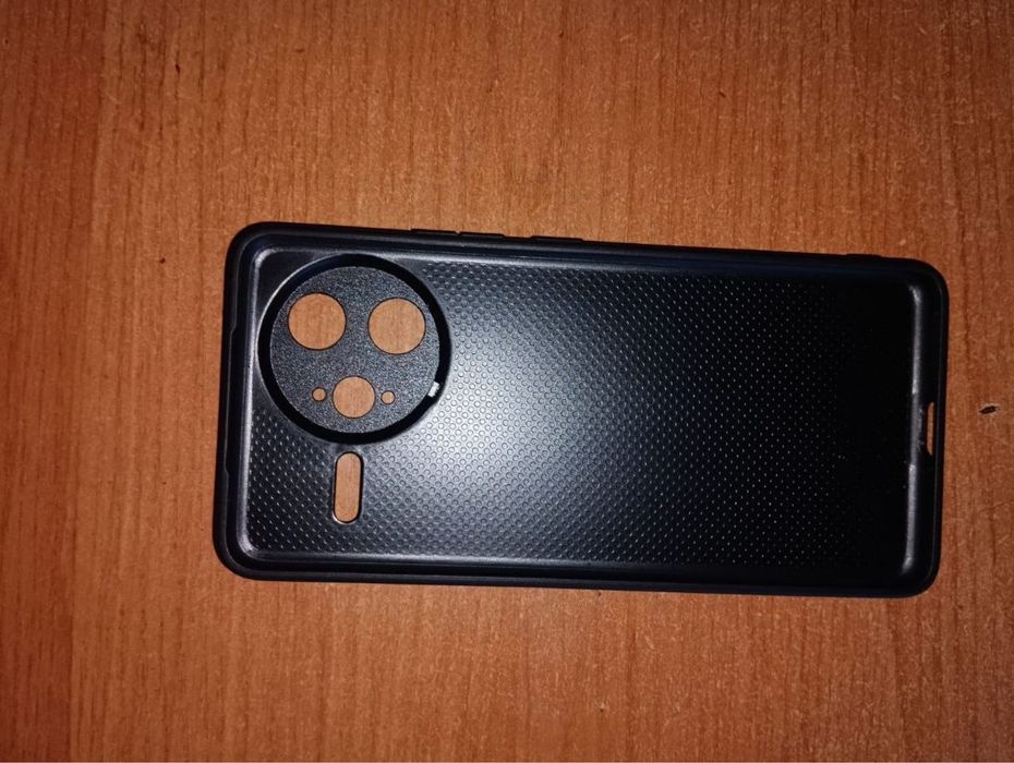 Продам кожаный чехол Redmi K80 Pro/ Poco F7 Ultra