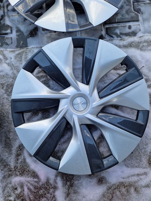 Продам Ковпаки Tesla Model Y