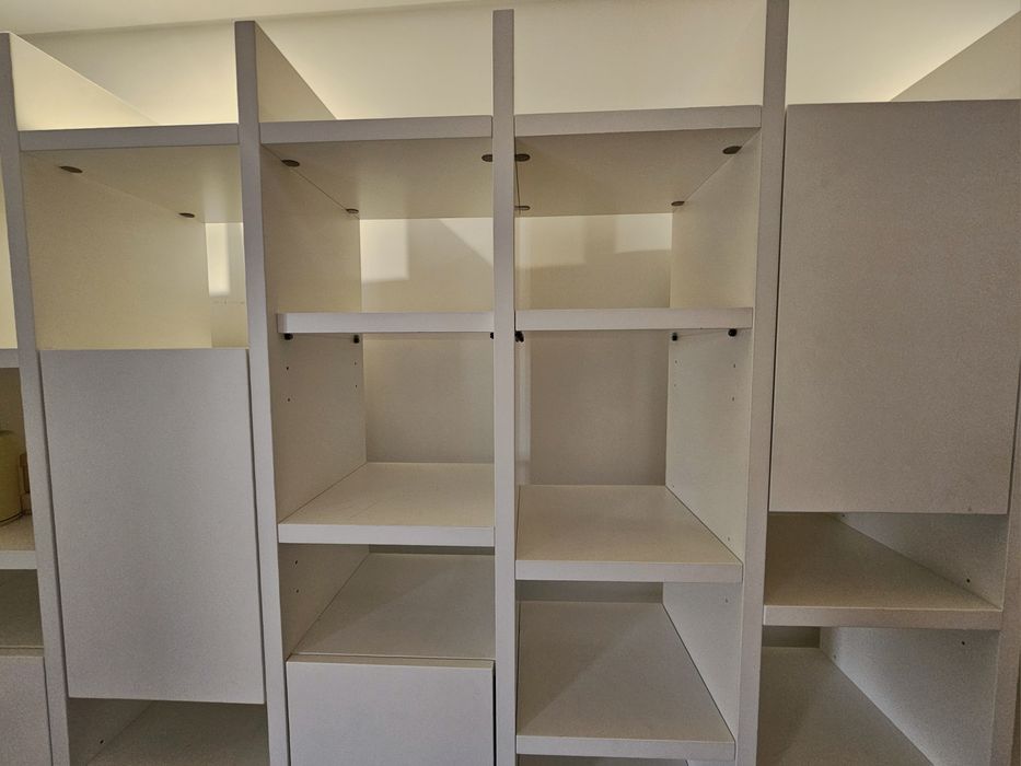 Estante lacada branco  2,20m largura × 2,00 altura