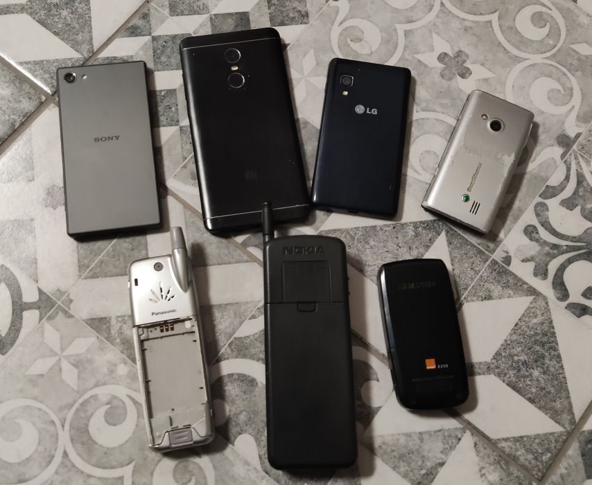 Stare telefony komórkowe