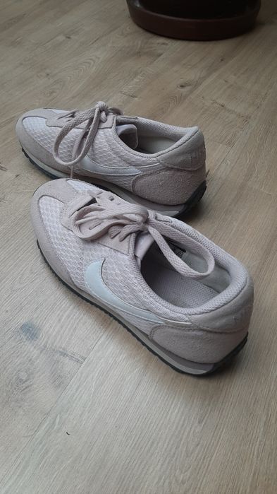 Buty Nike dziewczęce rozmiar 36