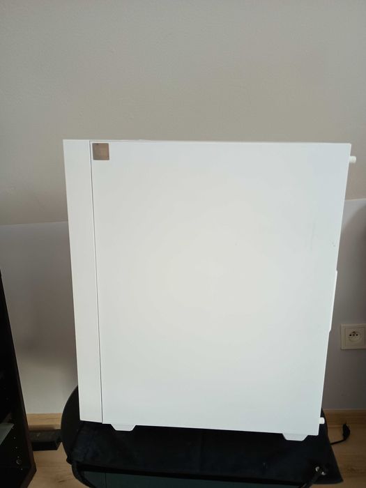 Komputer Gamingowy Ryzen7 8x4,4GHz Vega 8, 16GB SSD WIN11