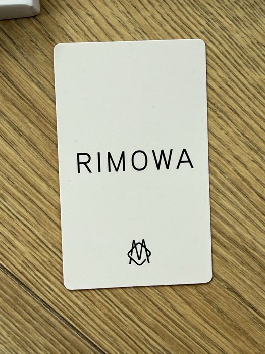 Case Rimowa 17 pro max