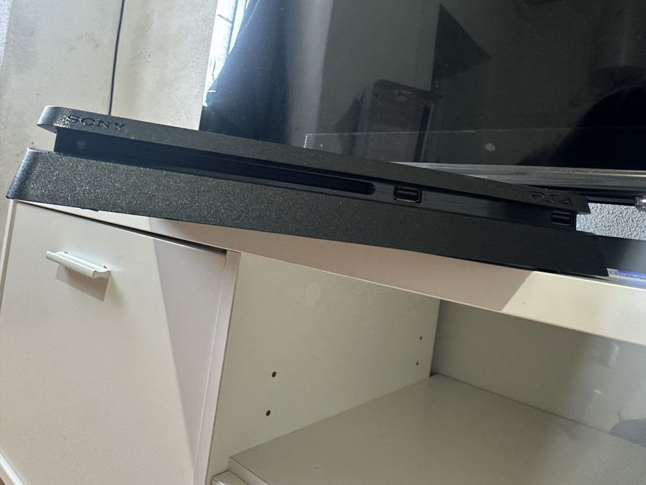 PlayStation 4 Slim