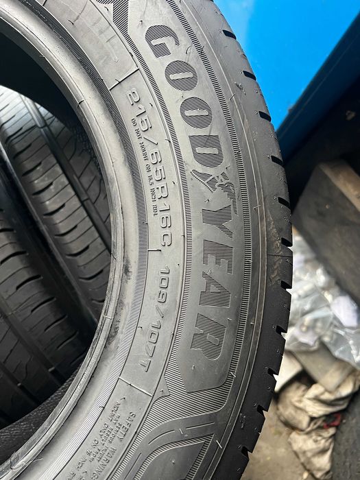 Komp. Opon Goodyear 215/65R16 C Demo
