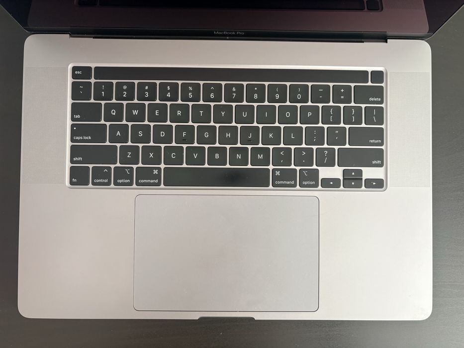 Apple MacBook Pro 16” A2141