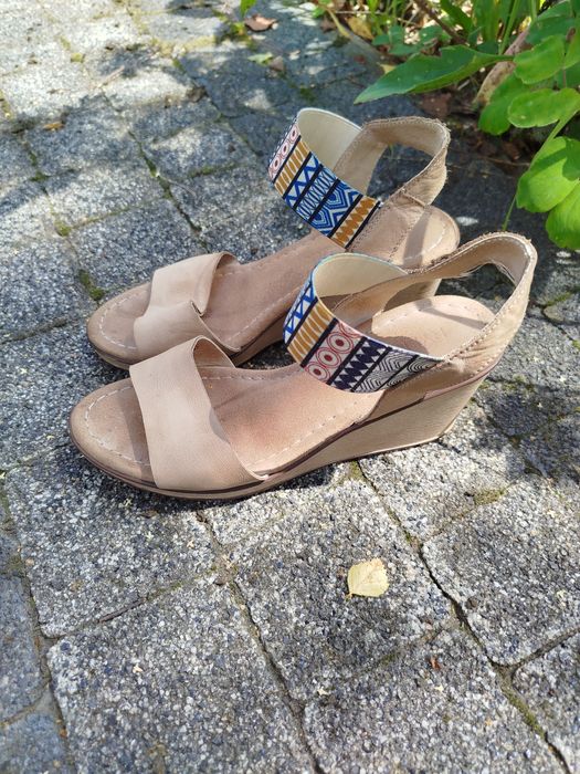 Sandały na koturnie Ryłko relax 36