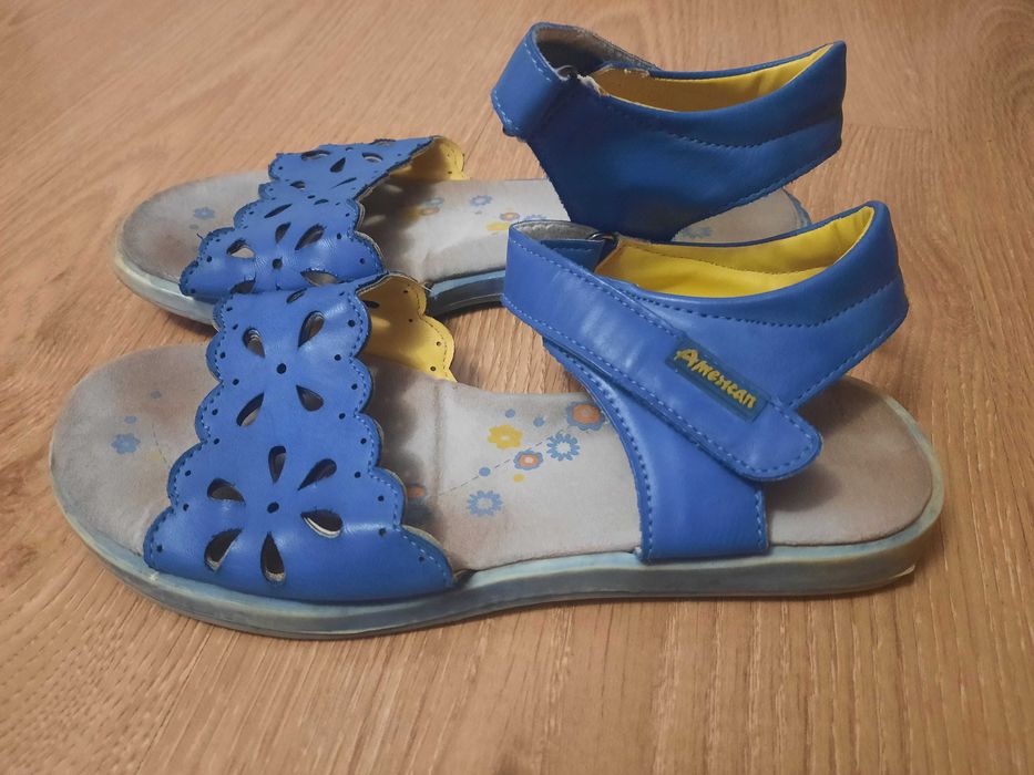 Sandaly dla dziewczynki r.35