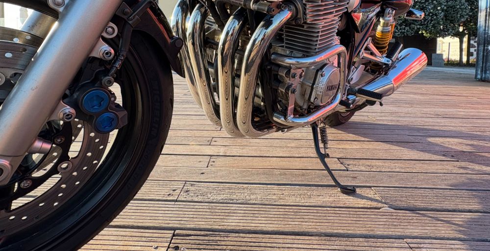 YAMAHA XJR 1300 - como nova e 100% original