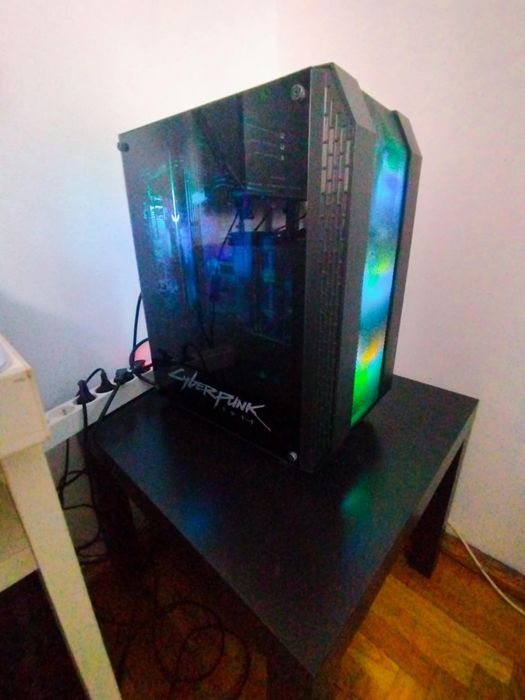 Komputer stacjonarny cyberpunk