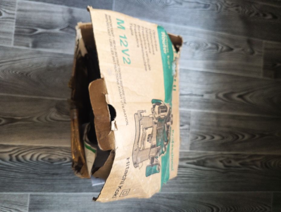 Фрезер новий, HITACHI M12V2